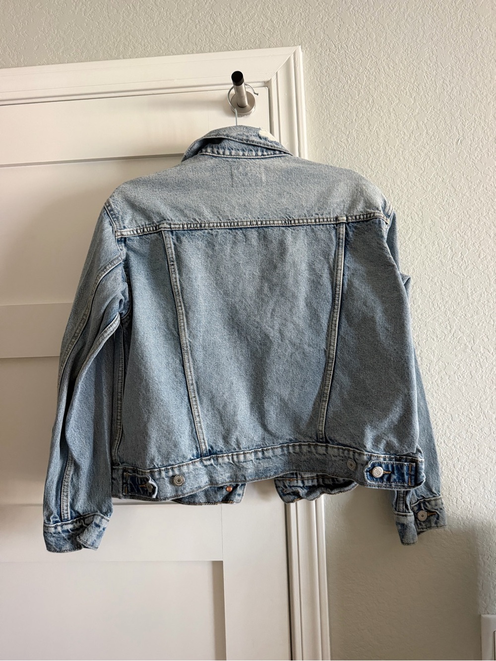 Old Navy Light Blue Washed Denim Jacket - Picture 2 of 3